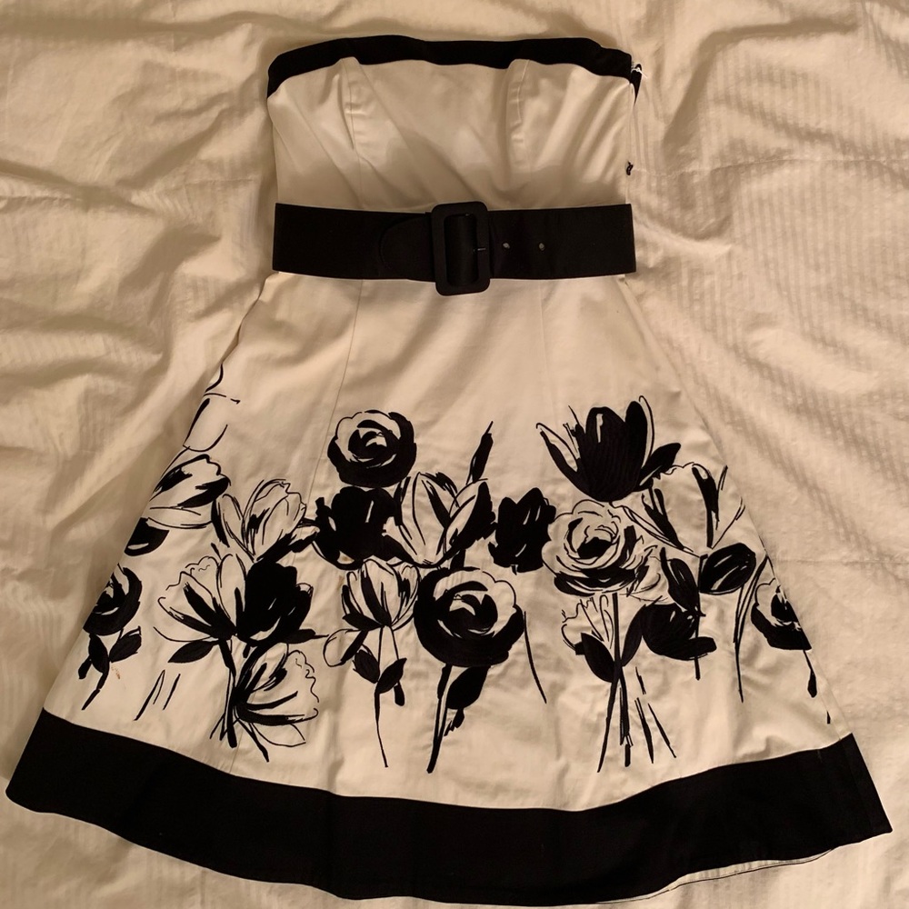 White House Black Market strapless white dress